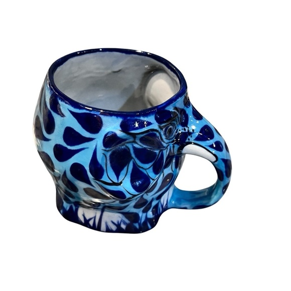 Signed Mexico Dimensional Blue Elephant Mug Signed Guate - Picture 5 of 13